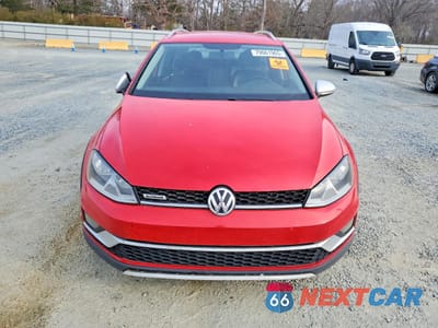 Piąte zdjęcie samochodu w środku: 2017 VOLKSWAGEN GOLF ALLTRACK S VIN:3VWH17AU5HM515379 - miniatura