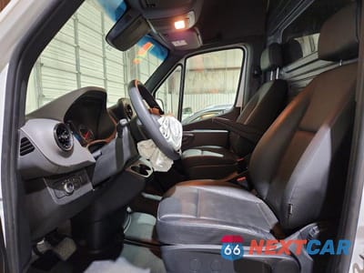 Zdjęcie 7 z 13 samochodu: 2024 MERCEDES BENZ SPRINTER 2500 UTILITY / SERVICE VAN VIN:W1Y4NBHY2RT167671 - miniatura