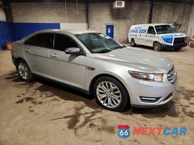 Czwarte zdjęcie samochodu z boku: 2018 FORD TAURUS LIMITED VIN:1FAHP2F87JG102174 - miniatura