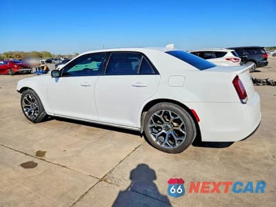 Drugie zdjęcie samochodu z przodu: 2018 CHRYSLER 300 S VIN:2C3CCABG4JH216469 - miniatura