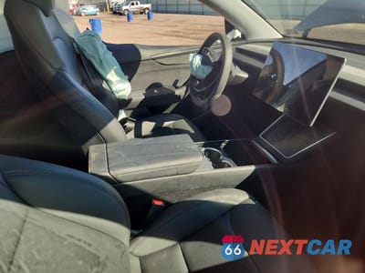 Zdjęcie 8 z 12 samochodu: 2026 TESLA MODEL Y VIN:7SAYGDEE3TA411571 - miniatura