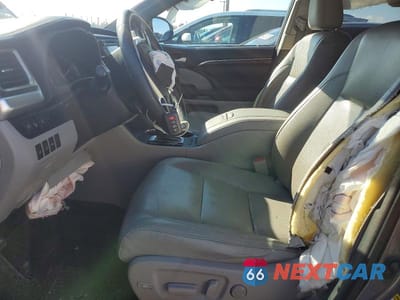 Zdjęcie 7 z 13 samochodu: 2016 TOYOTA HIGHLANDER LIMITED PLATINUM VIN:5TDDKRFH0GS283150 - miniatura