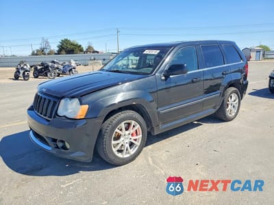 2010 JEEP GRAND CHEROKEE SRT-8 1J4RR7GW3AC105674 - główne zdjęcie licytacji z USA - miniatura