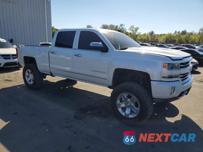 Czwarte zdjęcie samochodu z boku: 2017 CHEVROLET SILVERADO K1500 LTZ VIN:3GCUKSEC6HG124176 - miniatura
