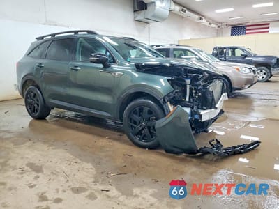 Czwarte zdjęcie samochodu z boku: 2023 KIA SORENTO X-LINE S VIN:5XYRLDLC0PG208105 - miniatura