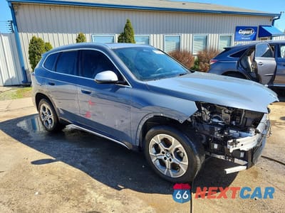 Czwarte zdjęcie samochodu z boku: 2023 BMW X1 XDRIVE28I VIN:WBX73EF0XP5W53736 - miniatura