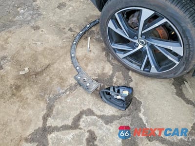 Zdjęcie 12 z 12 samochodu: 2020 VOLVO XC40 T5 R-DESIGN VIN:YV4162UM1L2268895 - miniatura
