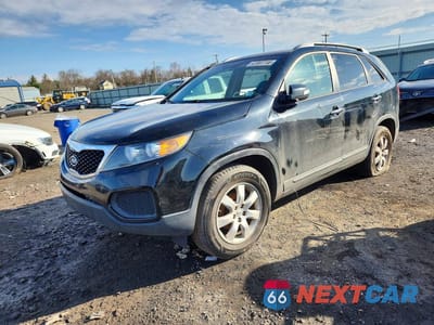 2013 KIA SORENTO LX 5XYKT4A27DG377710 - główne zdjęcie licytacji z USA - miniatura