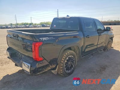 Trzecie zdjęcie samochodu z tyłu: 2024 TOYOTA TUNDRA SR5 VIN:5TFLA5AB7RX040135 - miniatura