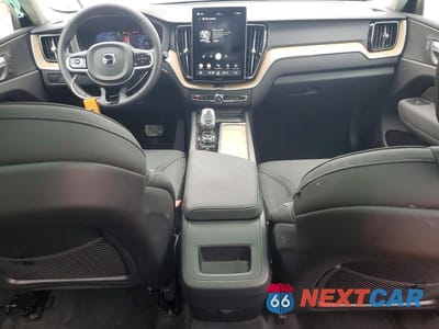 Zdjęcie 8 z 12 samochodu: 2026 VOLVO XC60 CORE VIN:YV4M12RJ6T1361749 - miniatura