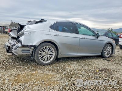 Trzecie zdjęcie samochodu z tyłu: 2018 TOYOTA CAMRY XLE VIN:4T1B11HK8JU034095 - miniatura