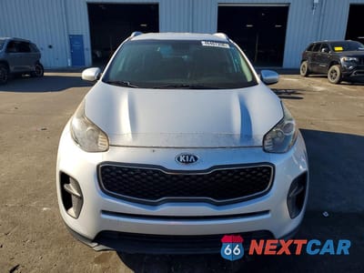 Piąte zdjęcie samochodu w środku: 2019 KIA SPORTAGE LX VIN:KNDPM3AC3K7530938 - miniatura