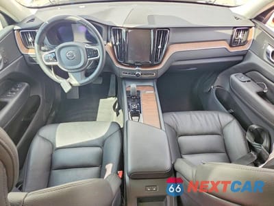 Zdjęcie 8 z 13 samochodu: 2023 VOLVO XC60 PLUS VIN:YV4L12RNXP1194963 - miniatura
