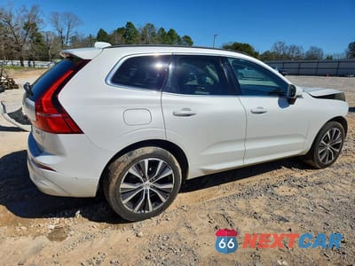 Trzecie zdjęcie samochodu z tyłu: 2022 VOLVO XC60 B5 MOMENTUM VIN:YV4L12DK0N1946731 - miniatura