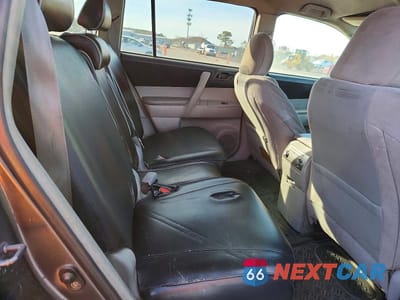 Zdjęcie 11 z 12 samochodu: 2012 TOYOTA HIGHLANDER BASE VIN:5TDBK3EH0CS169441 - miniatura