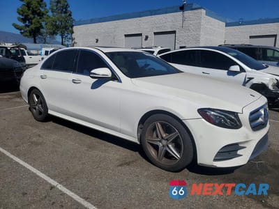 Czwarte zdjęcie samochodu z boku: 2017 MERCEDES-BENZ E 300 4MATIC VIN:WDDZF4KB9HA019475 - miniatura