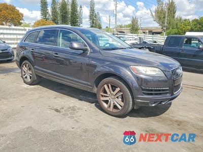 Czwarte zdjęcie samochodu z boku: 2015 AUDI Q7 PREMIUM PLUS VIN:WA1LGAFE2FD003477 - miniatura
