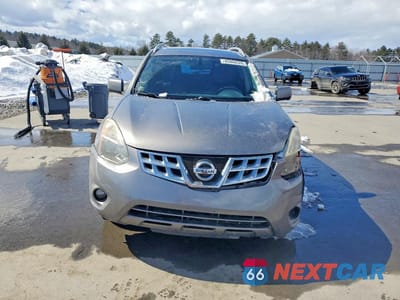 Piąte zdjęcie samochodu w środku: 2013 NISSAN ROGUE S VIN:JN8AS5MV2DW119984 - miniatura