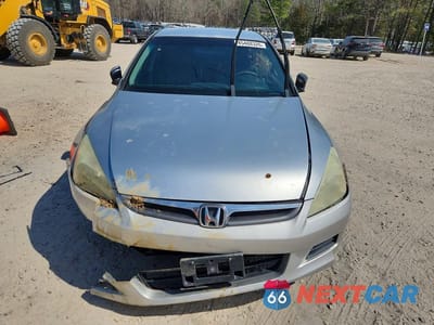 Piąte zdjęcie samochodu w środku: 2006 HONDA ACCORD VIN:1HGCM56356A076088 - miniatura