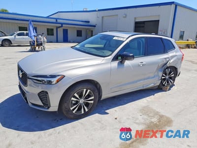 2025 VOLVO XC60 CORE YV4M12RJXS1133073 - główne zdjęcie licytacji z USA - miniatura