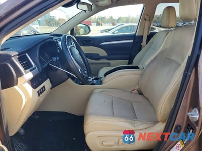 Zdjęcie 7 z 12 samochodu: 2017 TOYOTA HIGHLANDER LE PLUS VIN:5TDZZRFH7HS204947 - miniatura