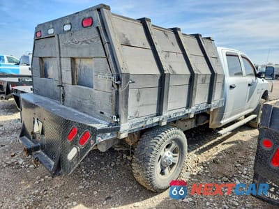 Trzecie zdjęcie samochodu z tyłu: 2015 RAM 2500 ST FLATBED TRUCK VIN:3C6UR5HJ3FG510386 - miniatura