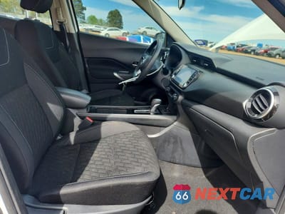 Zdjęcie 7 z 12 samochodu: 2021 NISSAN KICKS SV VIN:3N1CP5CV4ML554537 - miniatura