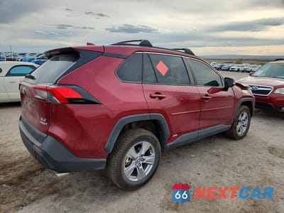 Trzecie zdjęcie samochodu z tyłu: 2022 TOYOTA RAV4 HYBRID XLE VIN:4T3RWRFVXNU064529 - miniatura