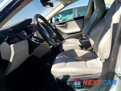 Zdjęcie 7 z 11 samochodu: 2015 TESLA MODEL S VIN:5YJSA1E26FF113287 - miniatura