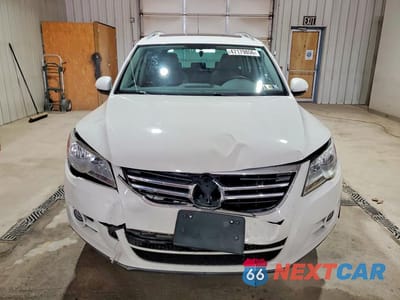 Piąte zdjęcie samochodu w środku: 2010 VOLKSWAGEN TIGUAN SE VIN:WVGBV7AXXAW537872 - miniatura