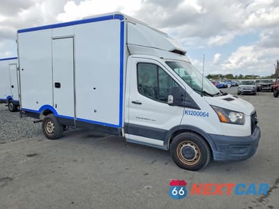 Czwarte zdjęcie samochodu z boku: 2020 FORD TRANSIT DELIVERY TRUCK VIN:1FDBW5Z88LKA95571 - miniatura