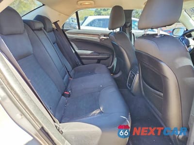 Zdjęcie 10 z 11 samochodu: 2018 CHRYSLER 300 TOURING VIN:2C3CCAAG9JH281951 - miniatura