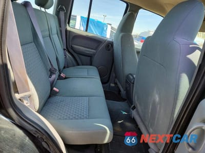 Zdjęcie 11 z 13 samochodu: 2005 JEEP LIBERTY SPORT VIN:1J4GK48K15W537447 - miniatura