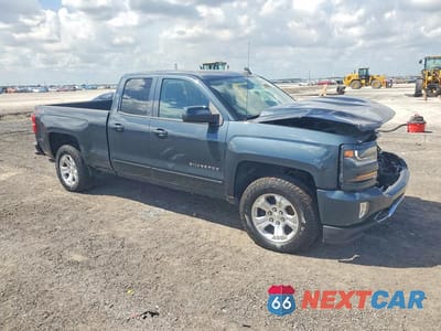 Czwarte zdjęcie samochodu z boku: 2019 CHEVROLET SILVERADO LD K1500 LT VIN:2GCVKPEC3K1195207 - miniatura