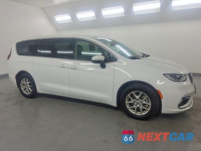 Czwarte zdjęcie samochodu z boku: 2023 CHRYSLER PACIFICA TOURING L VIN:2C4RC1BG7PR511008 - miniatura