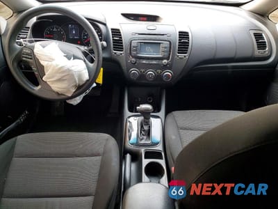 Zdjęcie 8 z 11 samochodu: 2018 KIA FORTE LX VIN:3KPFK4A7XJE283975 - miniatura