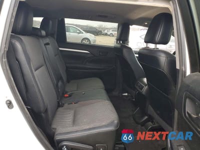 Zdjęcie 11 z 12 samochodu: 2018 TOYOTA HIGHLANDER LE PLUS VIN:5TDZZRFH9JS236269 - miniatura