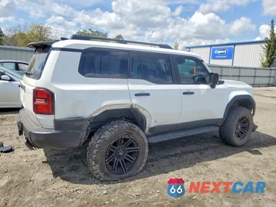 Trzecie zdjęcie samochodu z tyłu: 2024 TOYOTA LAND CRUISER BASE VIN:JTEABFAJ3R5003513 - miniatura