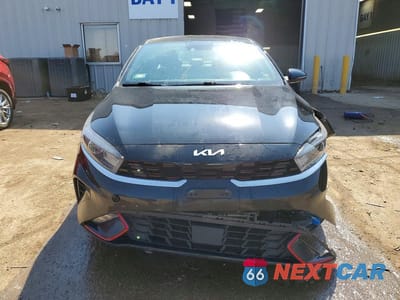 Piąte zdjęcie samochodu w środku: 2023 KIA FORTE GT-LINE VIN:3KPF54AD9PE568110 - miniatura