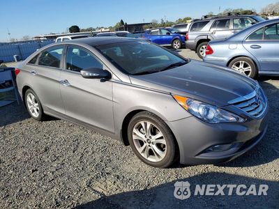 Czwarte zdjęcie samochodu z boku: 2013 HYUNDAI SONATA LIMITED VIN:5NPEC4AC1DH575018 - miniatura