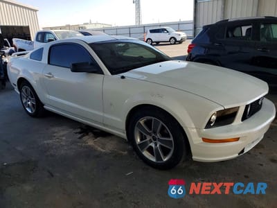 Czwarte zdjęcie samochodu z boku: 2008 FORD MUSTANG GT VIN:1ZVHT82H585169843 - miniatura