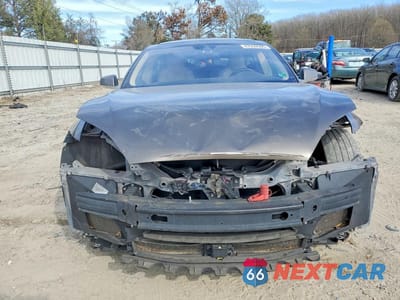 Piąte zdjęcie samochodu w środku: 2015 TESLA MODEL S VIN:5YJSA1E18FF104131 - miniatura