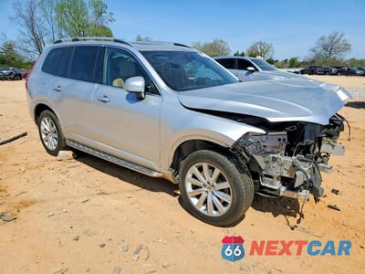 Czwarte zdjęcie samochodu z boku: 2017 VOLVO XC90 T6 VIN:YV4A22PK6H1109633 - miniatura