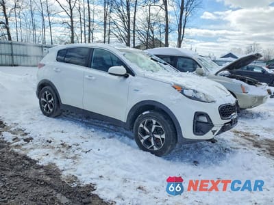 Czwarte zdjęcie samochodu z boku: 2020 KIA SPORTAGE LX VIN:KNDPMCAC1L7670844 - miniatura