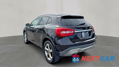 Trzecie zdjęcie samochodu z tyłu: 2019 MERCEDES-BENZ GLA 250 VIN:WDCTG4EB6KU007843 - miniatura