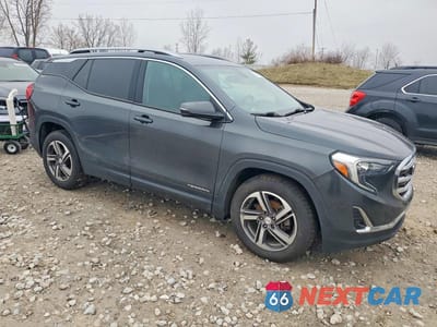 Czwarte zdjęcie samochodu z boku: 2018 GMC TERRAIN SLT VIN:3GKALREU7JL153222 - miniatura