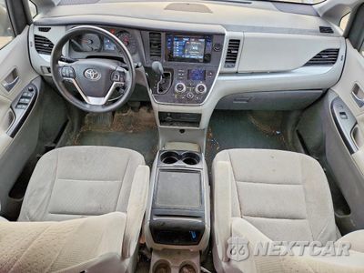 Zdjęcie 8 z 14 samochodu: 2015 TOYOTA SIENNA LE 8-PASSENGER VIN:5TDKK3DC3FS674058 - miniatura