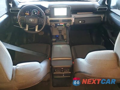 Zdjęcie 8 z 11 samochodu: 2025 TOYOTA 4RUNNER SR5 VIN:JTEVA5BR1S5025602 - miniatura