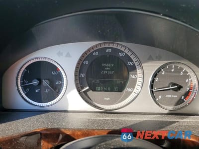 Zdjęcie 9 z 12 samochodu: 2011 MERCEDES-BENZ GLK 350 VIN:WDCGG5GB4BF648255 - miniatura