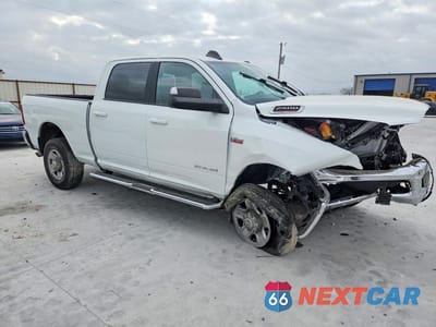 Czwarte zdjęcie samochodu z boku: 2022 RAM 2500 BIG HORN VIN:3C6UR5DJ7NG182717 - miniatura